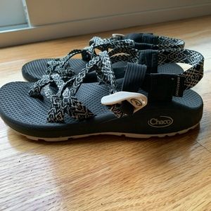 Women’s Chacos size 7